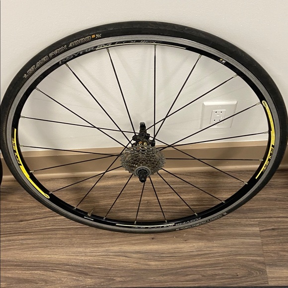 Set of 2 Mavic Ksyrium Équipe 700 Bicycle Wheels W/Tires - Picture 7 of 10